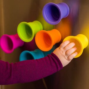 edukaciniai zaislai. Lavinamieji zaislai. FatBrainToys . Suction Kupz limpantys puodeliai
