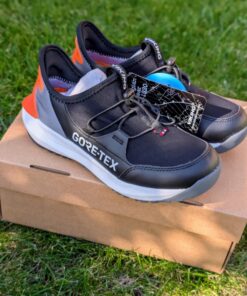 VIKING QuickGO GTX SL rudeniniai/pavasariniai batai vaikams, juodos spalvos, su GORE-TEX, vandeniui atsparūs, lengvi, su elastiniais raišteliais ir lipduku