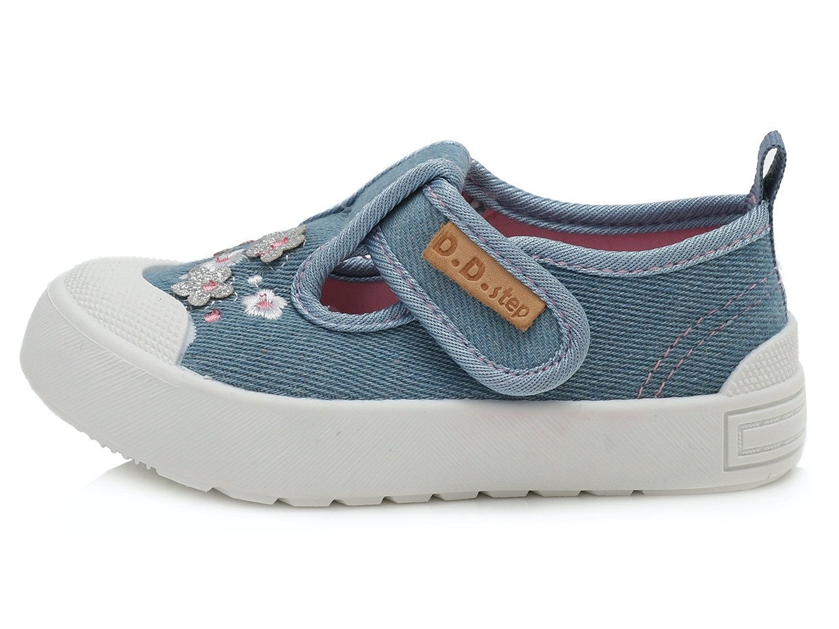 Šviesiai mėlyni canvas batai 20-25 d. CSG137. D.D.Step (Vengrija). Batai vaikams 3 batukai vaikams D.D.Step (Vengrija) Šviesiai mėlyni canvas batai 20-25 d. CSG137