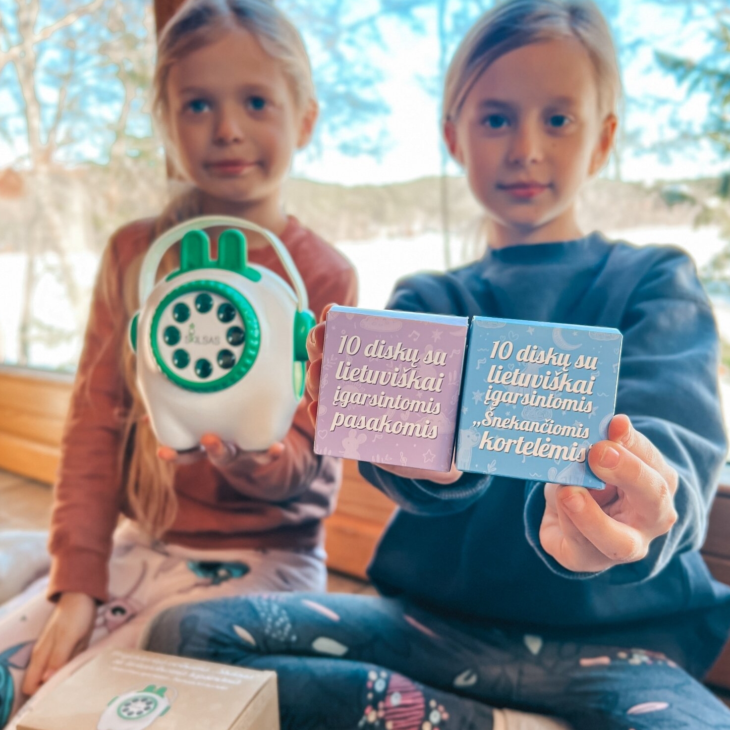 Projektorius vaikams ,,Skilsas“ su lietuviškomis lopšinėmis + lietuviškai įgarsintos ,,Šnekančios kortelės“ 8 Projektorius vaikams ,,Skilsas“ su lietuviškomis lopšinėmis + lietuviškai įgarsintos ,,Šnekančios kortelės“ - Image 6