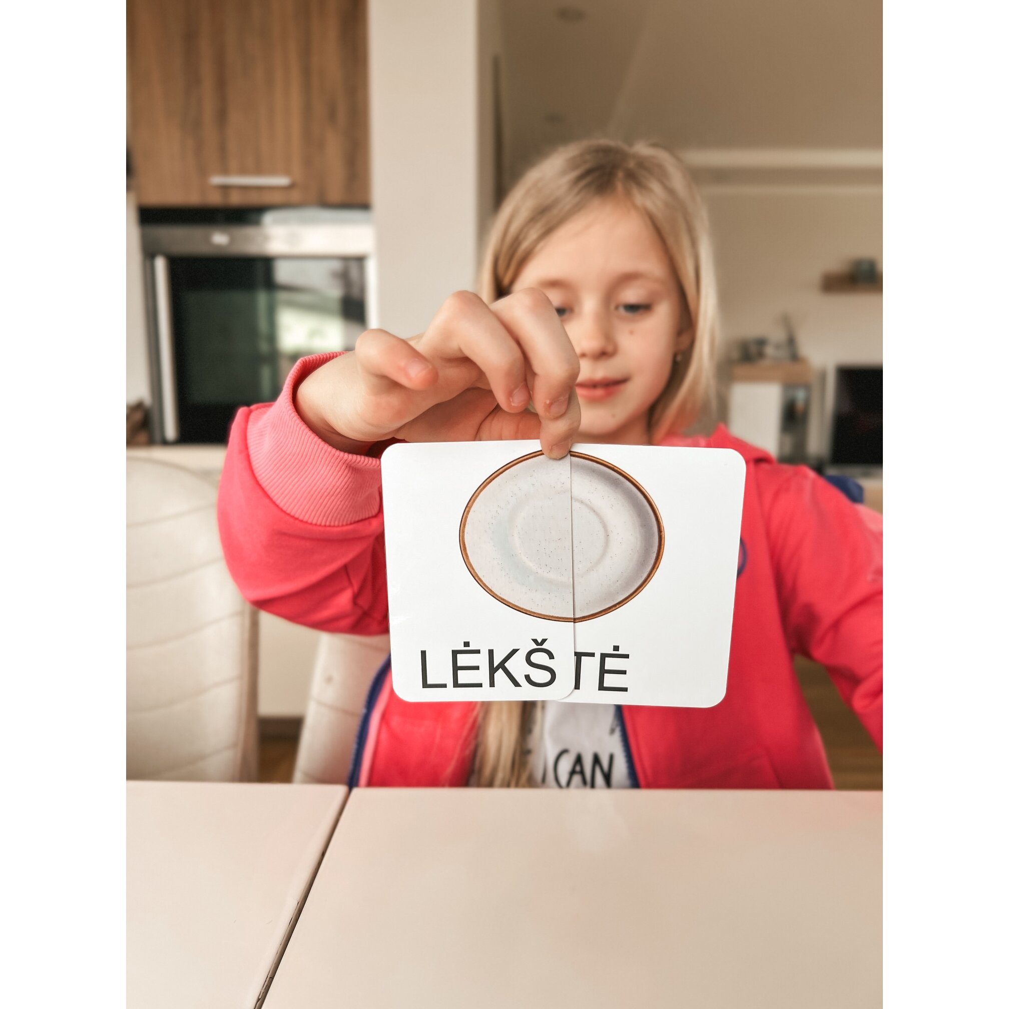 Skaitymo kortelės „Sudėk žodį. Dviskiemeniai žodžiai“ 5 Skaitymo kortelės „Sudėk žodį. Dviskiemeniai žodžiai“ - Image 3