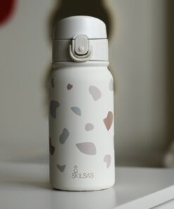 „Skilsas“ vaikiška nerūdijančio plieno gertuvė su dviem dangteliais – praktiškas pasirinkimas kiekvienai dienai (Terazzo)