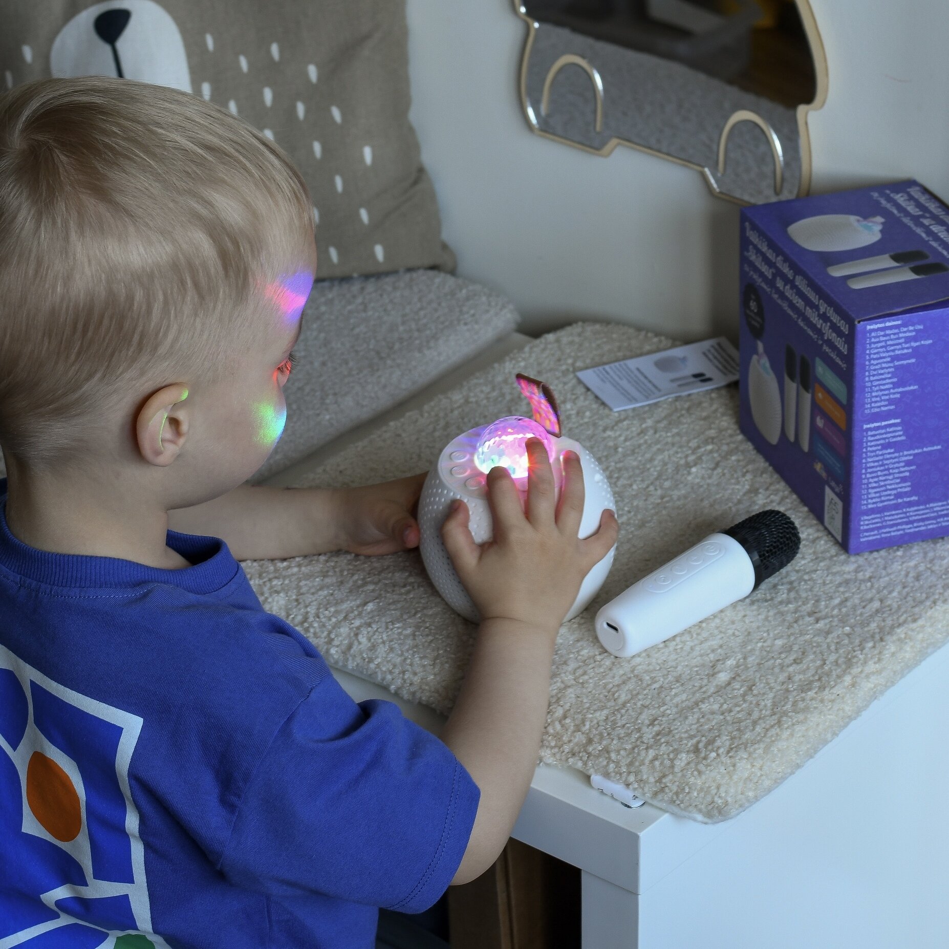 Yes For Skills vaikiškas disko stiliaus grotuvas su dviem balsą keičiančiais mikrofonais (su įrašytomis lietuviškomis dainomis ir pasakomis) 7 Yes For Skills vaikiškas disko stiliaus grotuvas su dviem balsą keičiančiais mikrofonais (su įrašytomis lietuviškomis dainomis ir pasakomis) - Image 6