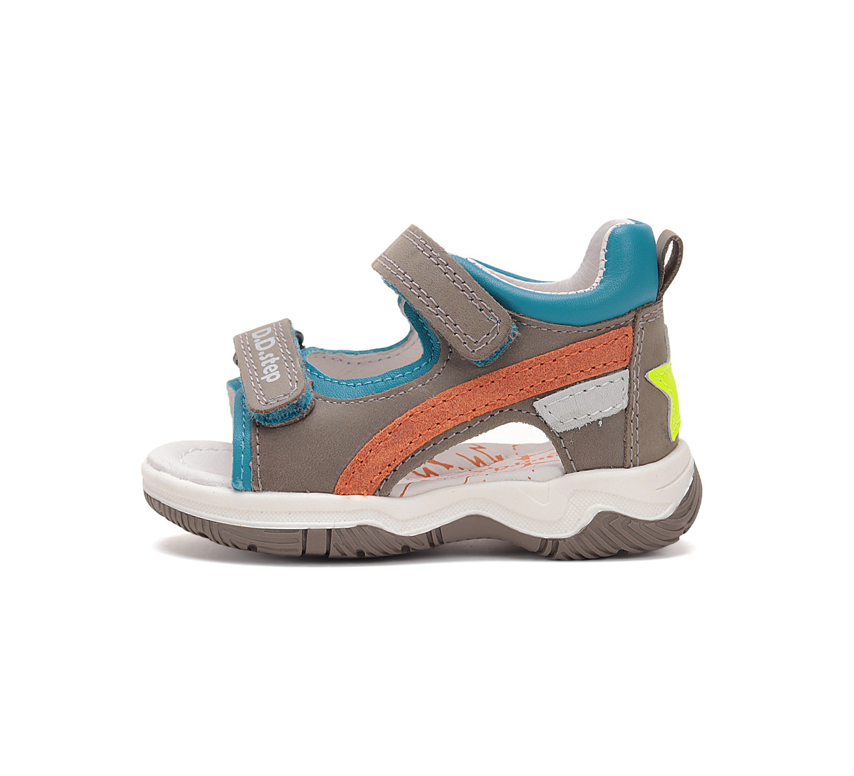 Rudos basutės 25-30 d. G103-51229M. D.D.Step (Vengrija). Batai vaikams 3 batukai vaikams D.D.Step (Vengrija) Rudos basutės 25-30 d. G103-51229M