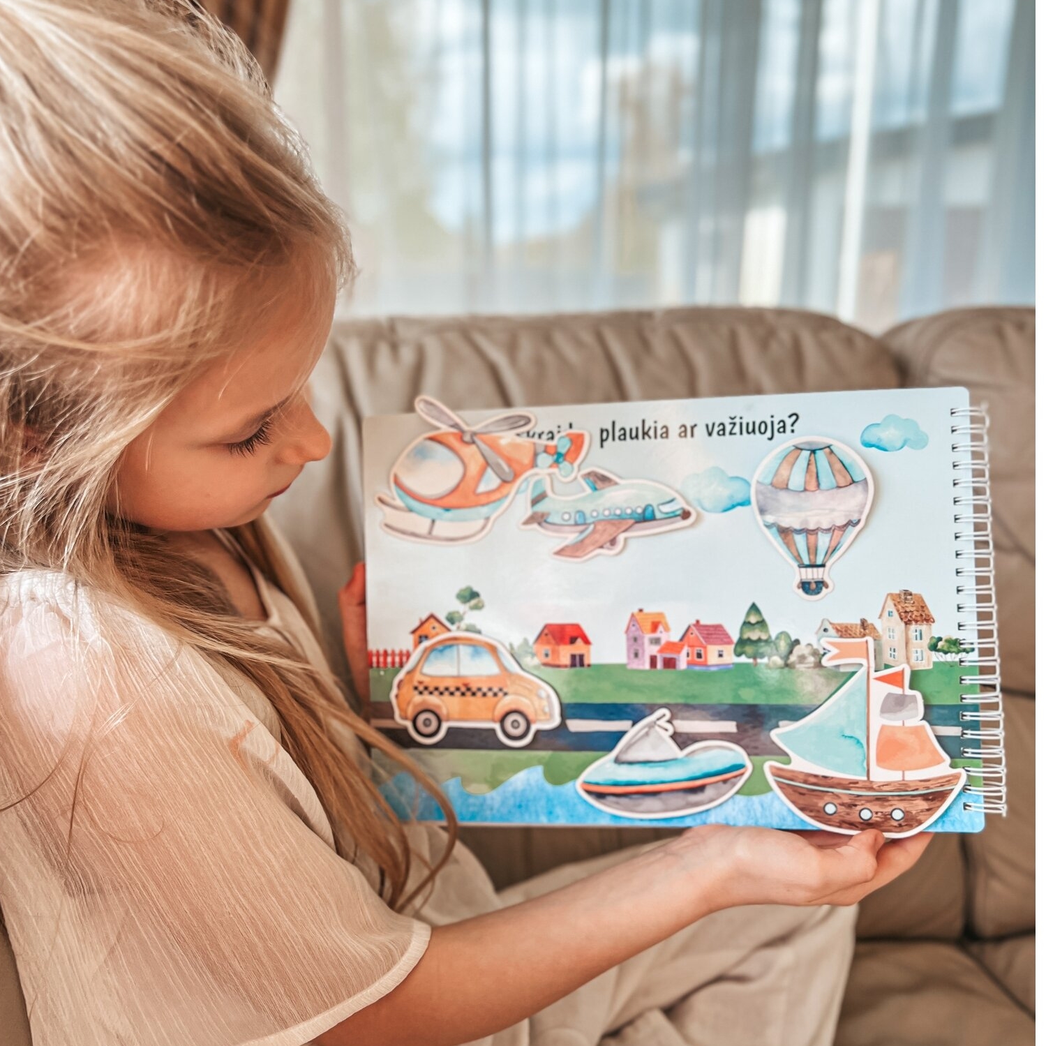 Mano pirma lavinamoji veiklos knyga su daugkartinio naudojimo lipdukais - PAŽEISTA PAKUOTĖ 4 Mano pirma lavinamoji veiklos knyga su daugkartinio naudojimo lipdukais - PAŽEISTA PAKUOTĖ - Image 2