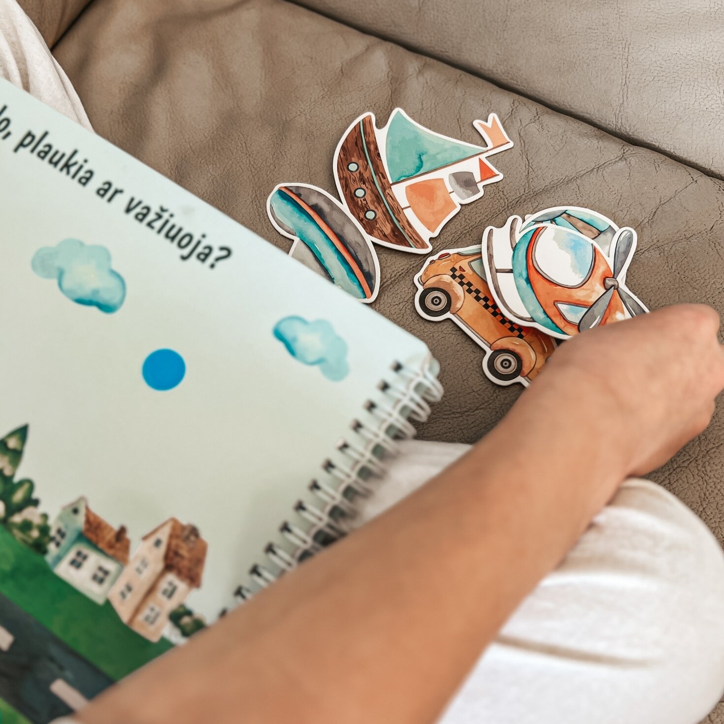 Mano pirma lavinamoji veiklos knyga su daugkartinio naudojimo lipdukais - PAŽEISTA PAKUOTĖ 5 Mano pirma lavinamoji veiklos knyga su daugkartinio naudojimo lipdukais - PAŽEISTA PAKUOTĖ - Image 3