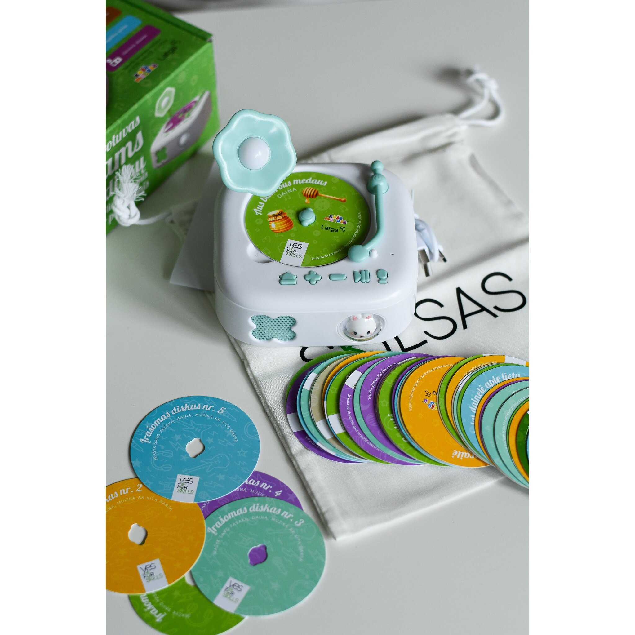 Yes For Skills muzikos grotuvas vaikams su 60 diskų (su įrašytomis lietuviškomis dainomis ir pasakomis) 7 Yes For Skills muzikos grotuvas vaikams su 60 diskų (su įrašytomis lietuviškomis dainomis ir pasakomis) - Image 5