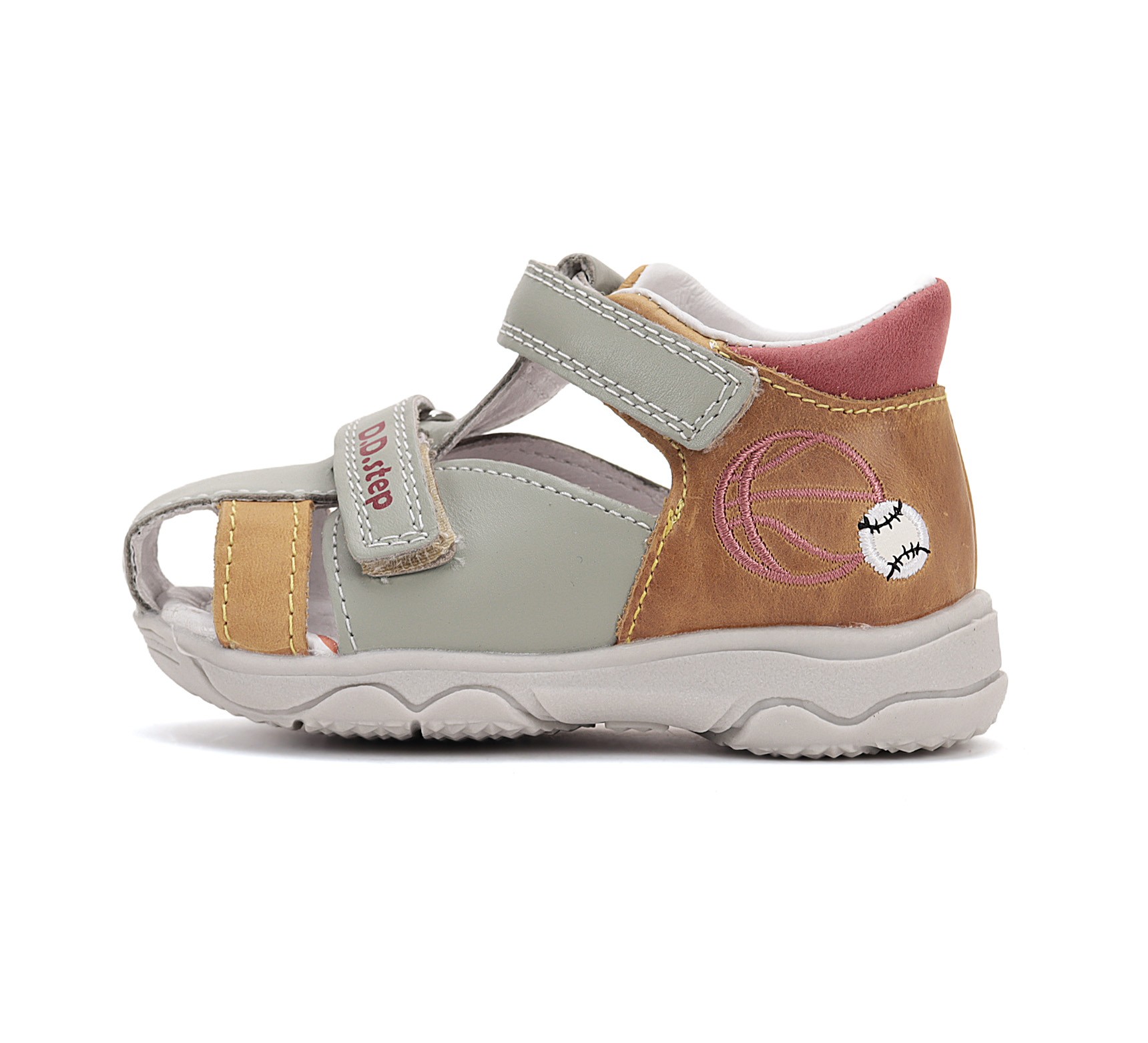 Basutės 26-31 d. G064-51611BM. D.D.Step (Vengrija). Batai vaikams 3 batukai vaikams D.D.Step (Vengrija) Basutės 26-31 d. G064-51611BM