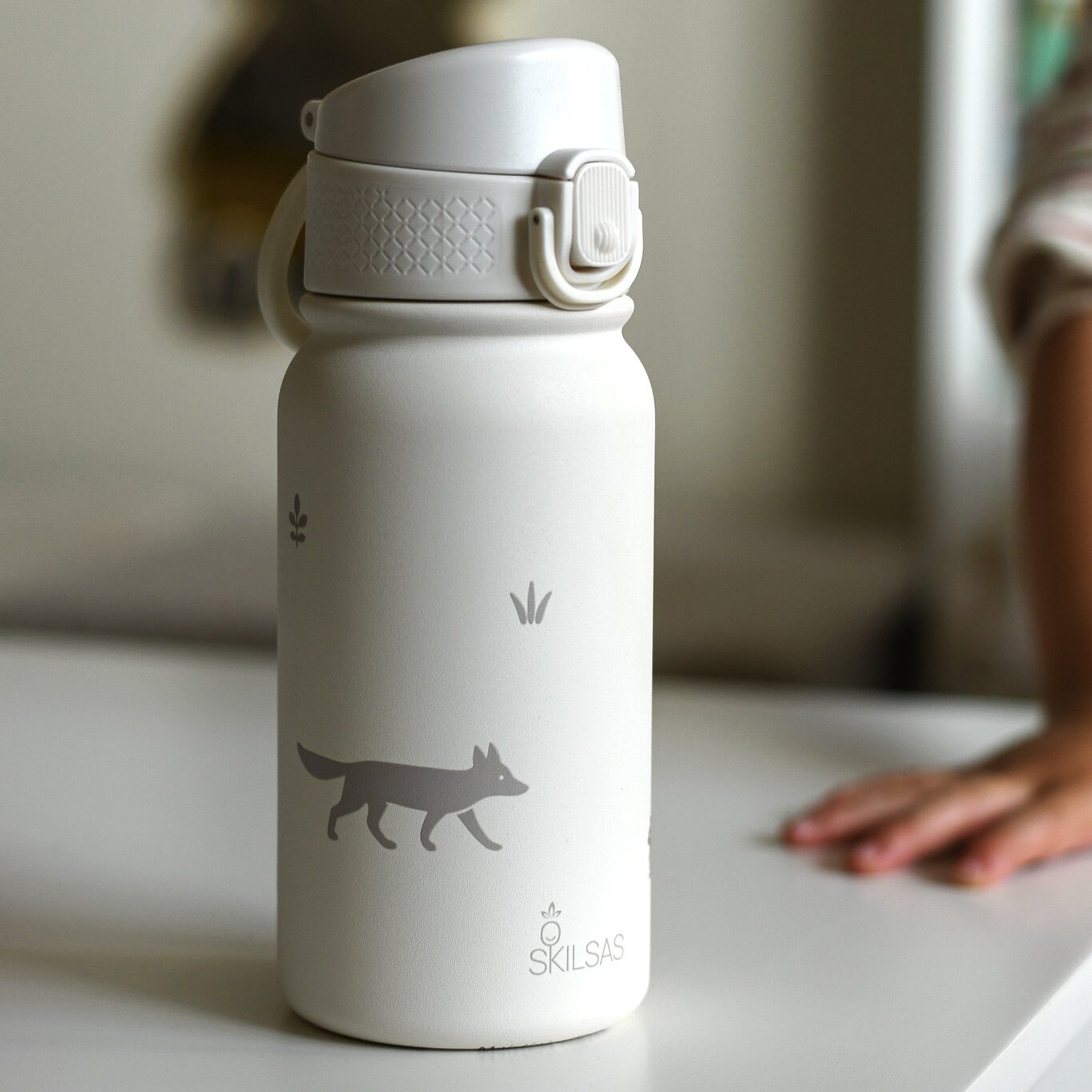 „Skilsas“ vaikiška nerūdijančio plieno gertuvė su dviem dangteliais – praktiškas pasirinkimas kiekvienai dienai (Miškas), 350 ml 3 „Skilsas“ vaikiška nerūdijančio plieno gertuvė su dviem dangteliais – praktiškas pasirinkimas kiekvienai dienai (Miškas), 350 ml