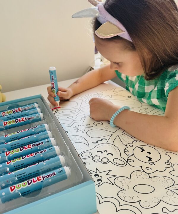 Tookyland kūrybinis piešimo ir spalvinimo rinkinys su 10 išplaunamų taškinių markerių ir 6 m ilgio spalvinimo rulonu (LT410)