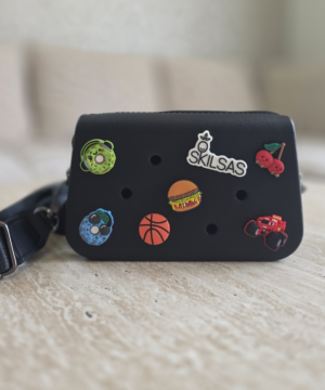 Personalizuojama rankinė su keičiamomis dekoracijomis, juoda 1 personalizuojama rankine su keiciamomis dekoracijomis juoda 1 1