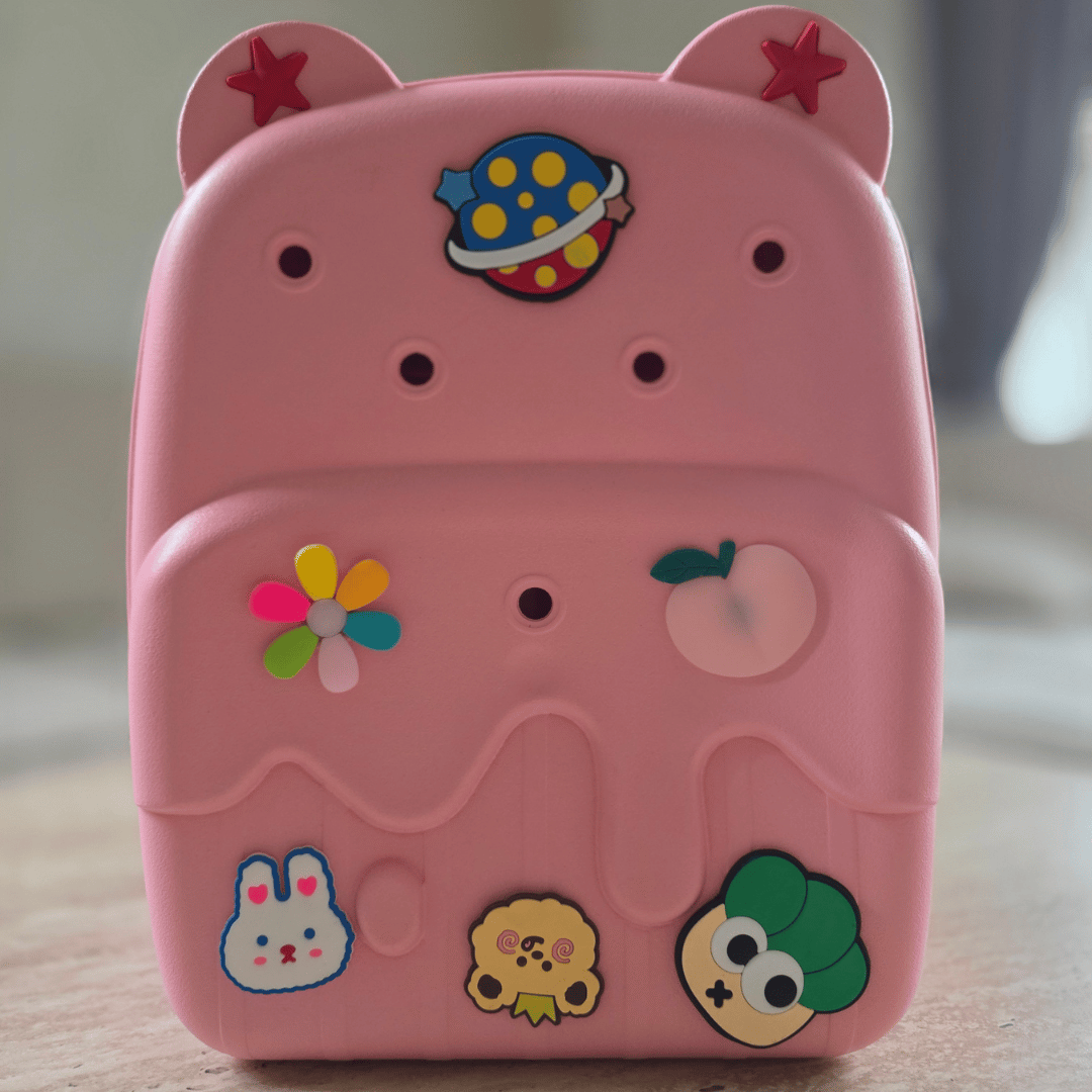 Personalizuojama vaikiška kuprinė su keičiamomis dekoracijomis, rausva 3 Personalizuojama vaikiška kuprinė su keičiamomis dekoracijomis, rausva