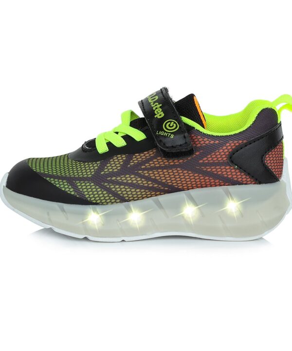 batukai vaikams D.D.Step (Vengrija) Juodi sportiniai LED batai 24-29 d. F061-391AM