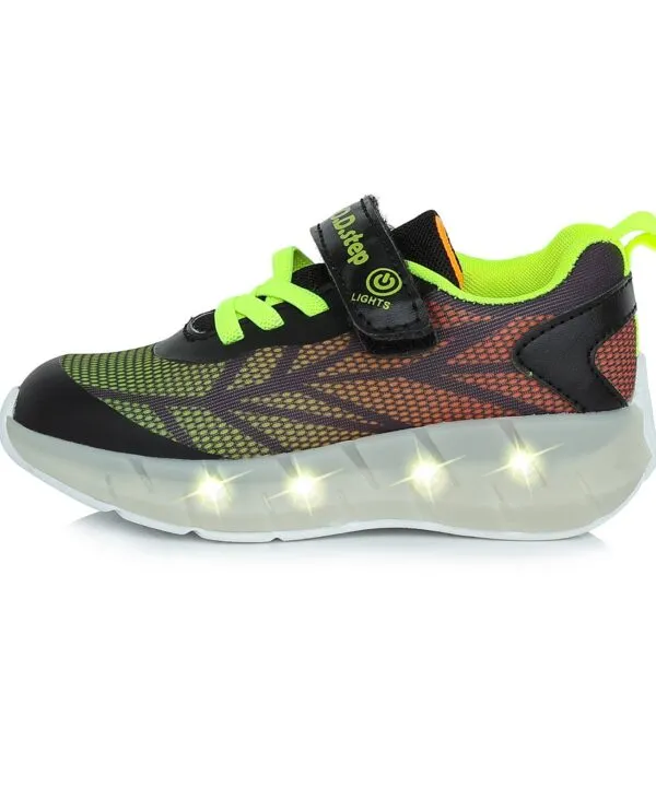 batukai vaikams D.D.Step (Vengrija) Juodi sportiniai LED batai 24-29 d. F061-391AM