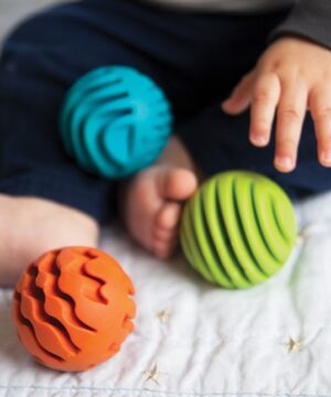 edukaciniai zaislai. Lavinamieji zaislai. FatBrainToys . Lavinamieji - sensoriniai kamuoliukai