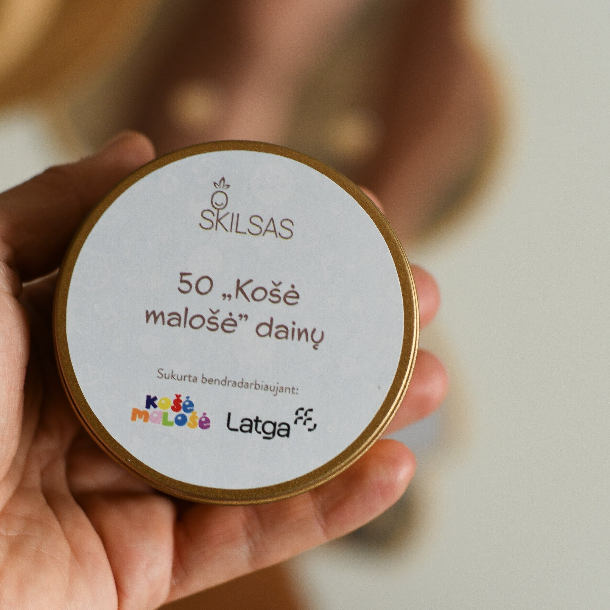 Diskelių rinkinys SKILSAS „Košė malošė dainos“ (50 vnt.) – TIK SK5 ir SK6 modeliams 2 Diskelių rinkinys SKILSAS „Košė malošė dainos“ (50 vnt.) – TIK SK5 ir SK6 modeliams